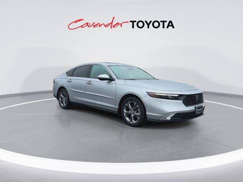 Used 2023 Honda Accord EX image 2