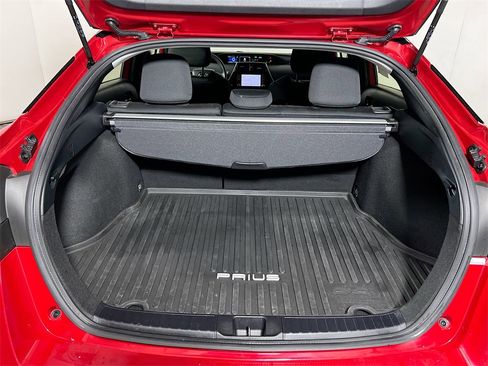 Certified 2022 Toyota Prius LE image 22