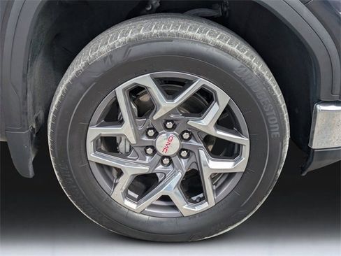 Used 2022 GMC Sierra 1500 SLT w/ SLT Convenience Package image 10