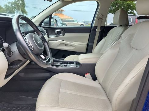 Used 2022 Kia Sorento S FWD image 6