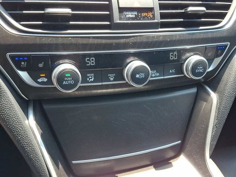 Used 2019 Honda Accord Touring image 16