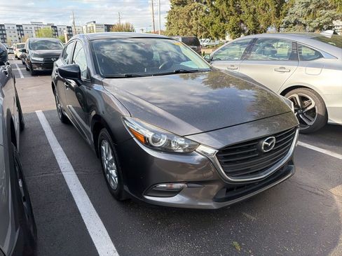 Used 2018 MAZDA MAZDA3 Sport image 4