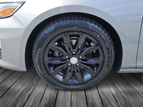 Used 2023 Chevrolet Malibu LT image 9