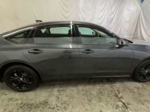 Certified 2025 Honda Accord SE image 9