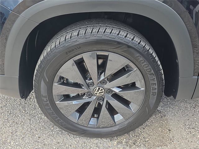 Used 2024 Volkswagen Taos S FWD image 7