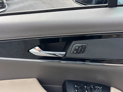 Certified 2023 Lincoln Nautilus AWD w/ Premium Package image 12