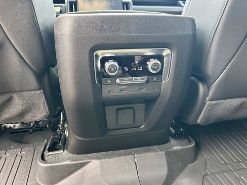 New 2026 GMC Yukon AT4 w/ AT4 Premium Plus Package AWD/4WD image 24