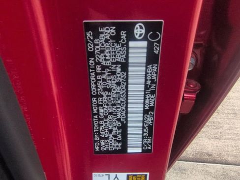 Certified 2025 Toyota Prius Plug-In Hybrid image 32