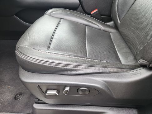 Used 2022 GMC Yukon Denali RWD image 23