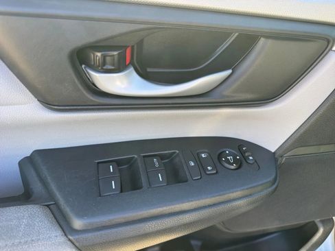 Used 2019 Honda CR-V LX image 20