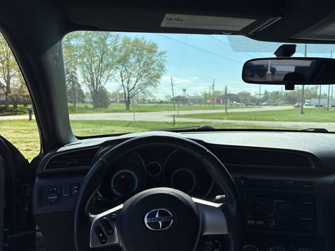 Used 2013 Scion tC FWD image 27