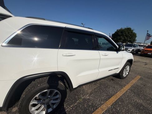 Used 2021 Jeep Grand Cherokee Laredo AWD/4WD image 37