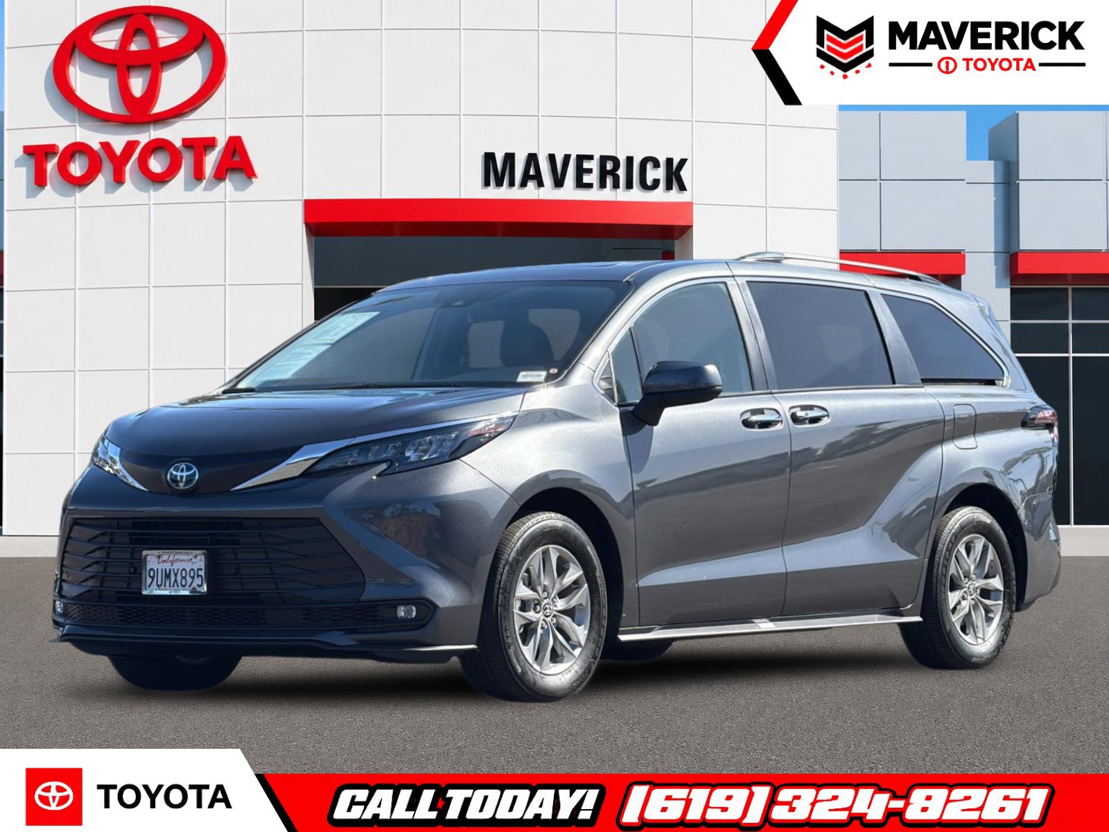 Used 2025 Toyota Sienna XLE FWD image 1