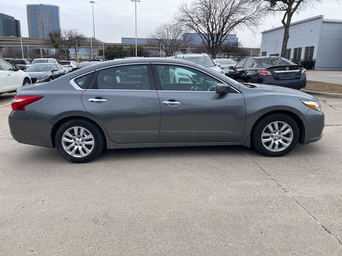 Used 2017 Nissan Altima 2.5 S w/ Power Driver Seat Package image 5