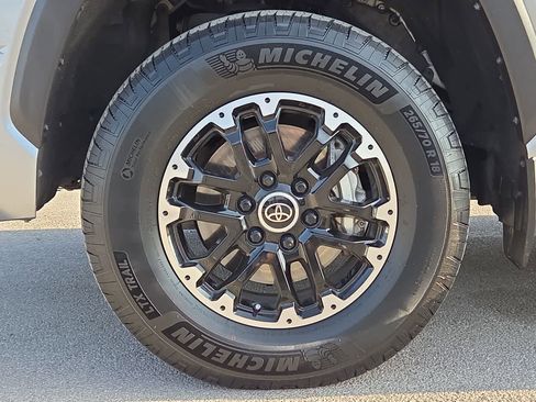 Used 2022 Toyota Tundra SR5 RWD image 12