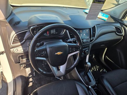 Used 2022 Chevrolet Trax LT w/ Driver Confidence Package AWD/4WD image 6