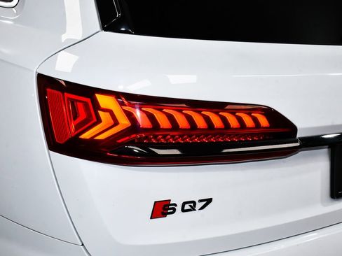 Used 2021 Audi SQ7 Premium Plus w/ Driver Assistance Package AWD/4WD image 88
