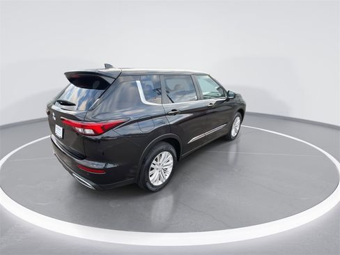 Used 2022 Mitsubishi Outlander ES image 8