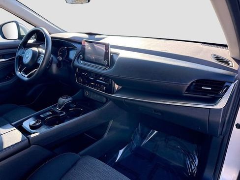 Used 2021 Nissan Rogue SV image 27