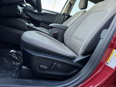 Used 2020 Ford Escape SE image 8