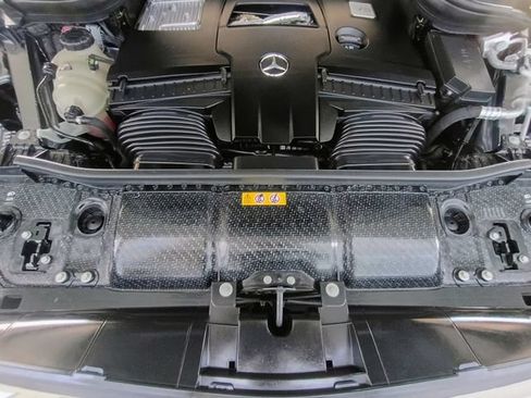 Used 2024 Mercedes-Benz GLS 580 4MATIC image 92