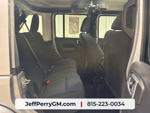 Used 2021 Jeep Wrangler Unlimited Sahara w/ Uconnect 4C Nav & Sound Group AWD/4WD image 25