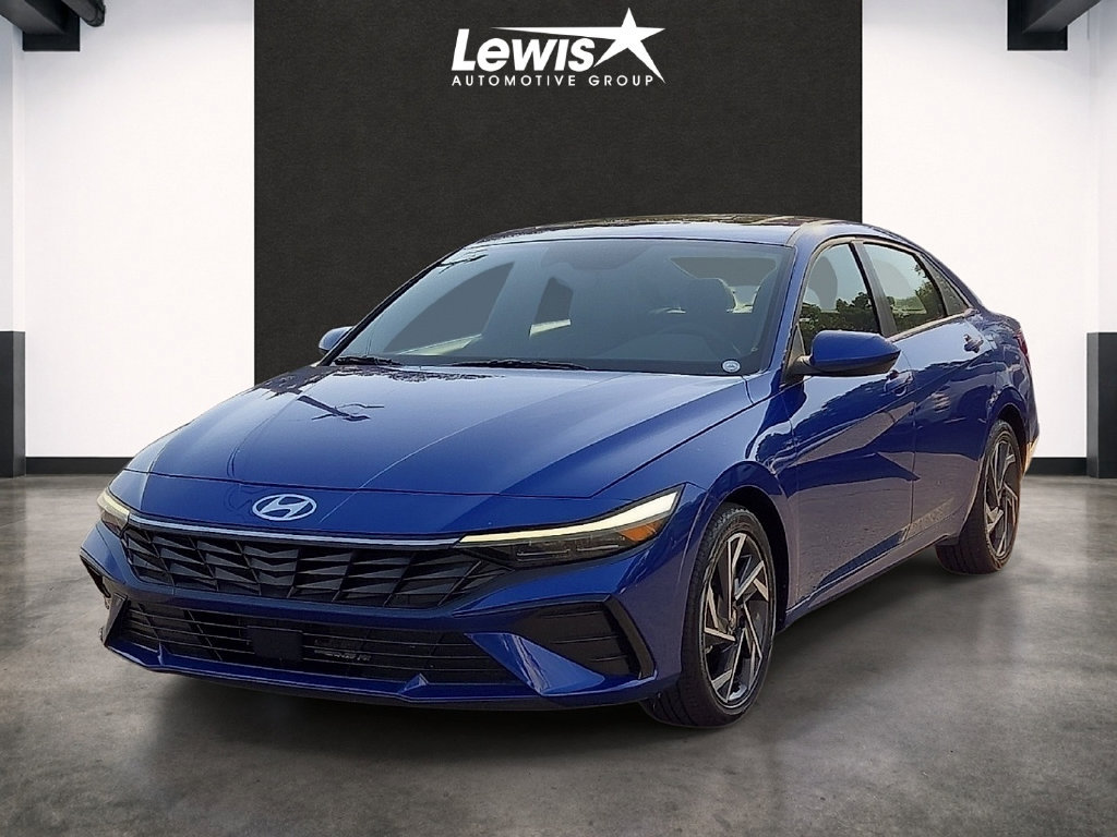 Used 2025 Hyundai Elantra SEL FWD image 1