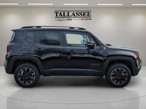 New 2023 Jeep Renegade Trailhawk image 4