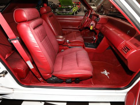 Used 1992 Ford Mustang GT RWD image 41