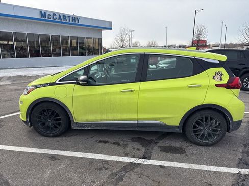Used 2019 Chevrolet Bolt Premier w/ Infotainment Package image 4