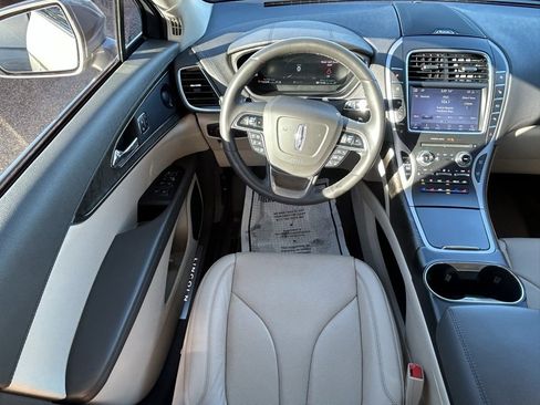 Used 2020 Lincoln Nautilus Reserve image 27