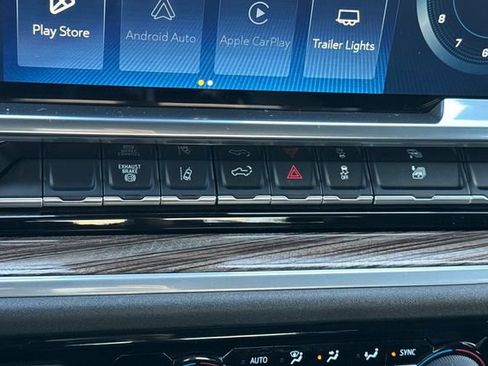 Used 2025 Chevrolet Silverado 2500 LT w/ Convenience Package image 31