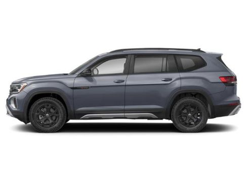 Used 2025 Volkswagen Atlas Peak Edition SE AWD/4WD image 3