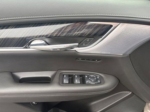 Certified 2023 Cadillac XT6 Premium Luxury image 18
