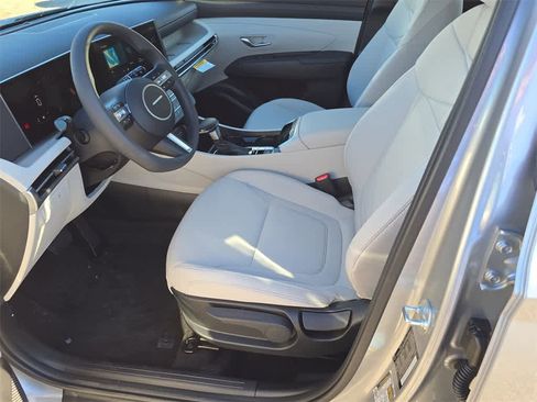 New 2026 Hyundai Tucson SE image 17