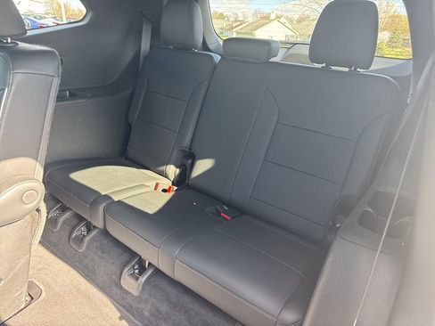 Used 2025 Buick Enclave Preferred image 38