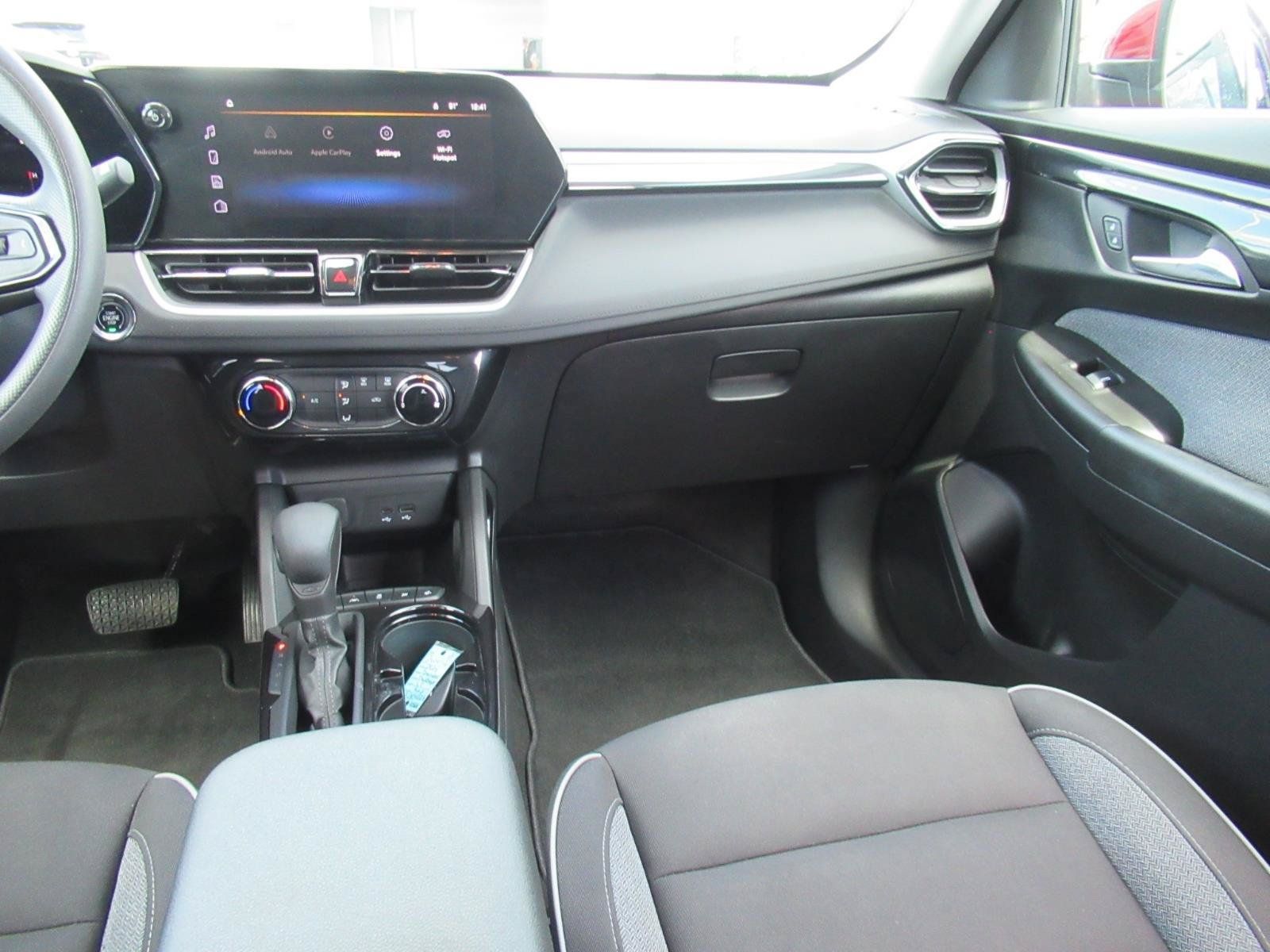 Certified 2024 Chevrolet TrailBlazer LT w/ Driver Confidence Package FWD image 14