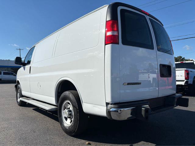 Used 2024 Chevrolet Express 2500 w/ Driver Convenience Package RWD image 8