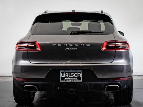 Certified 2018 Porsche Macan image 7