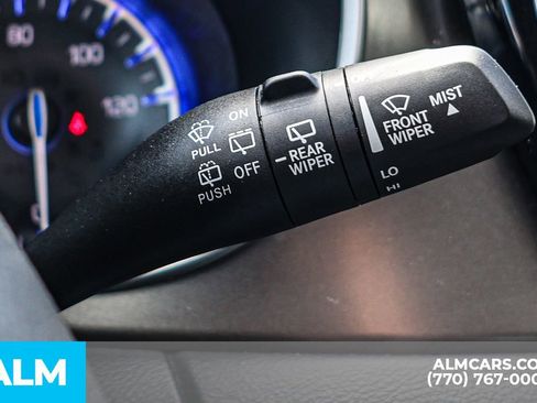 Used 2024 Chrysler Pacifica Touring-L image 36