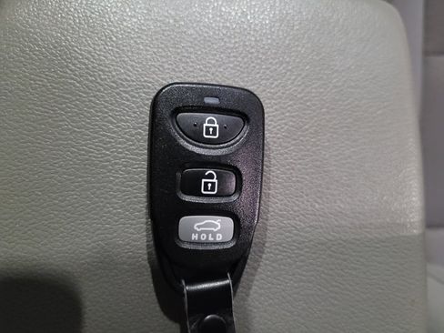 Used 2020 Hyundai Elantra SEL FWD image 32