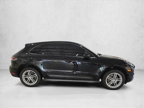 Used 2025 Porsche Macan AWD/4WD image 4