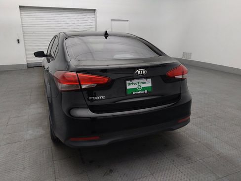 Used 2017 Kia Forte LX image 6