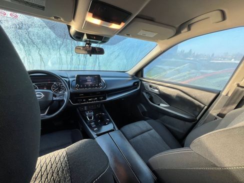 Used 2025 Nissan Rogue SV image 36