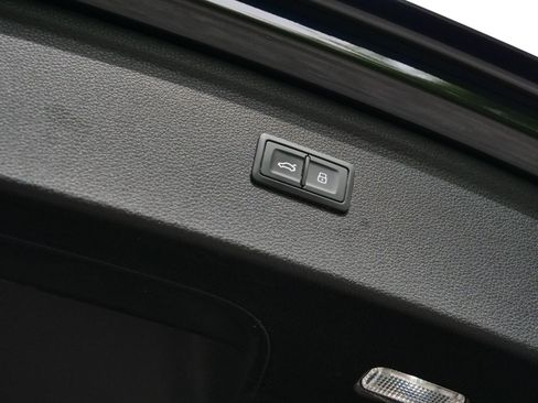 Used 2023 Audi Q5 2.0T Premium Plus w/ Premium Plus Package AWD/4WD image 33