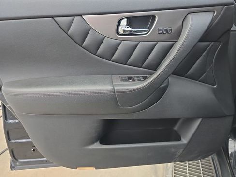 Used 2016 INFINITI QX70 AWD w/ Premium Package image 10