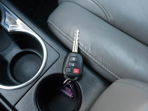 Used 2018 Toyota Sequoia Limited image 44