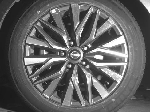 Used 2025 Nissan Altima 2.5 SV FWD image 12