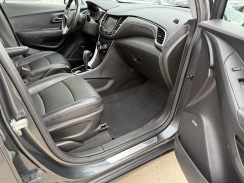 Used 2020 Chevrolet Trax Premier image 11