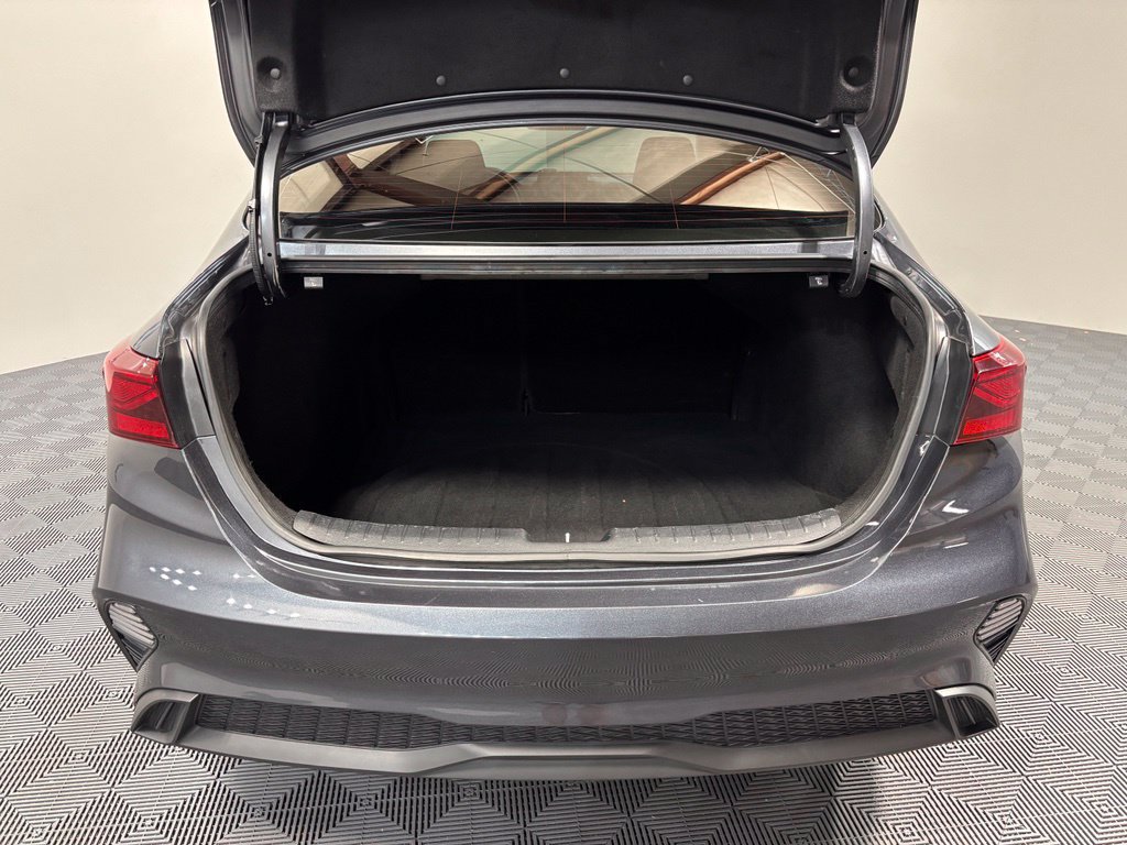 Used 2022 Kia Forte LXS FWD image 25